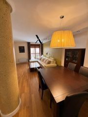 Appartement  Calle calle santiago. Piso de 3 dormitorios y doble garaje en el casco historico de lo