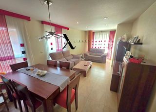 Etagenwohnung  Calle mayor. Piso de 3 dormitorios con garaje