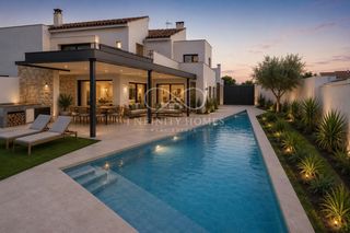 Semi detached house in Malbúger-Camí d´en Barrotes. Venta chalet adosado en mahón malbuger  con piscina