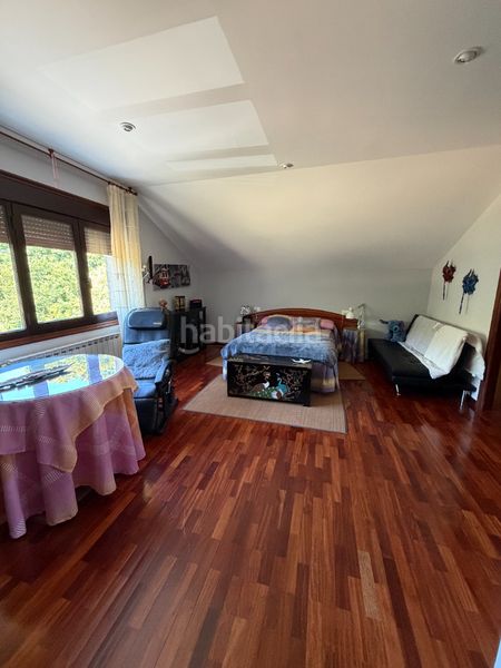 Foto ee1979dd-6d02-4532-8c7c-3a9c8eca83b5. Casa amb xemeneia calefacció a Esgos