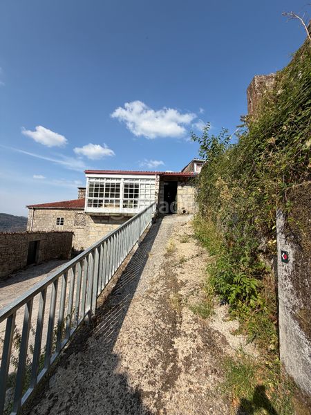 Foto ed32364d-a714-400d-9477-1539240f7882. Casa a Nogueira de Ramuín