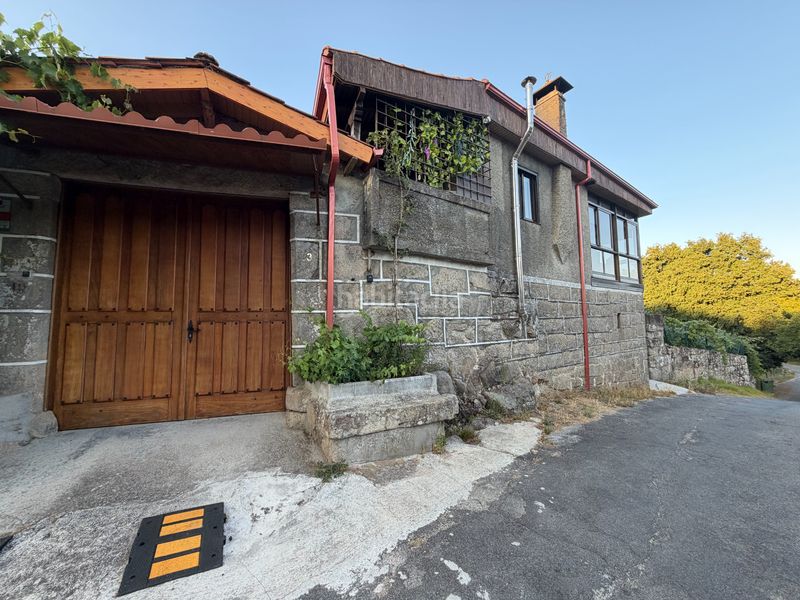 Foto a39ce9ff-53b0-48dd-861e-8a2a11238357. Location maison avec cheminée chauffage dans Baños de Molgas