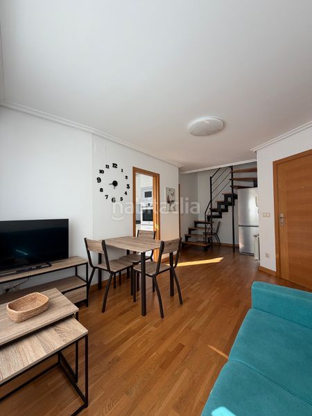 Foto 09b8aab4-eb8c-4d0e-83e9-6dea42a1302f. Location duplex avec chauffage dans Universidad Ourense