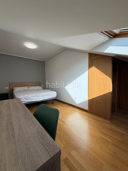 Foto 3ea7af96-a871-4fb6-adca-953321e92d4a. Location duplex avec chauffage dans Universidad Ourense