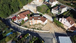 Xalet a Baños de Molgas. Tu casa de diseño a 5 km de ourense / obra con licencia y todo l