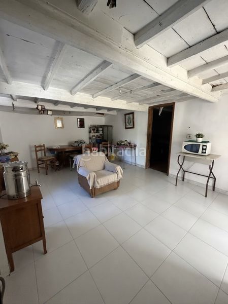 Foto 80e3f341-62d2-4606-8d69-15e6ee7b0399. Casa a Coles