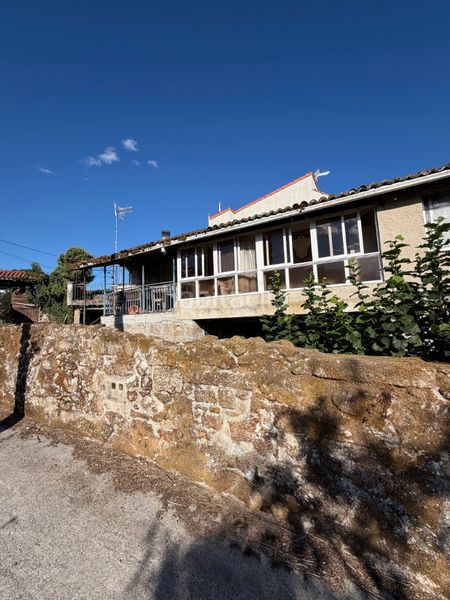 Foto 82eb9488-17f3-4701-a2e8-fb9656e13db0. Casa a Coles