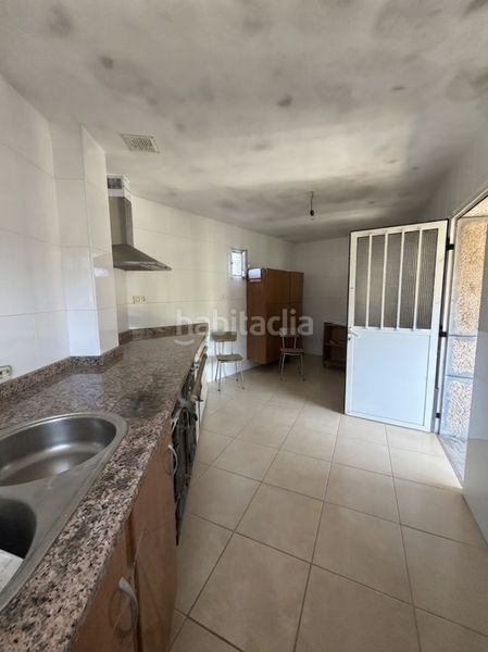 Foto b6e15fac-8368-4d39-9d77-efdc7901c5be. Casa a Coles