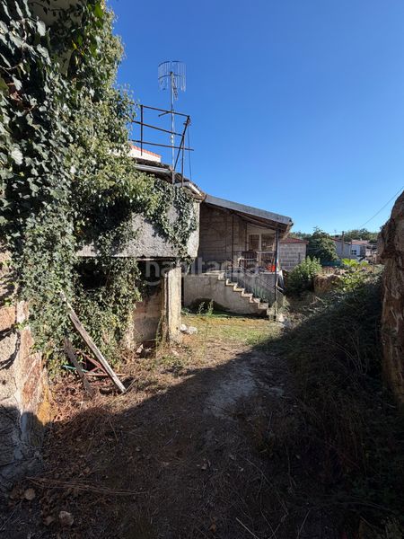 Foto f8ba7f9f-5039-4347-a4f2-cb2fbe249cd6. Casa a Coles