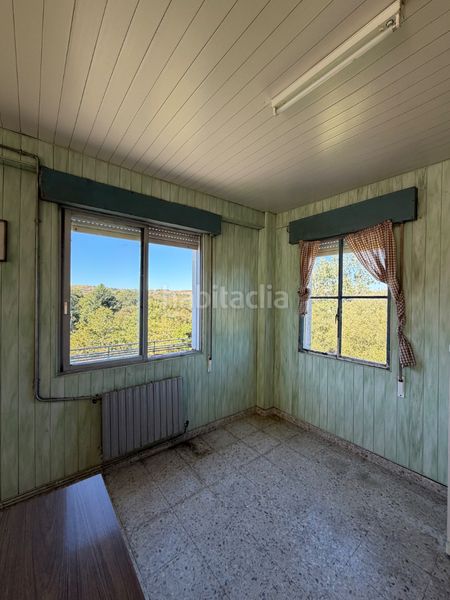 Foto 068100d0-3291-4e14-964b-5ded0d714622. Casa amb xemeneia aparcament a Montederramo