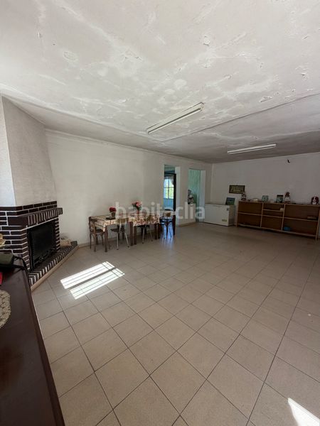Foto 3d5df907-73dc-4f14-b685-fbe859a8d3e2. Casa amb xemeneia aparcament a Montederramo