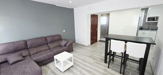 Flat  Marinos 1. Piso reformado a estrenar en calle marinos 1 de roces, gijón