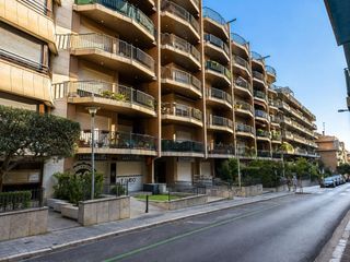 Etagenwohnung in Centre. Piso de 5 habitaciones en el edificio goya, en una de las mejore
