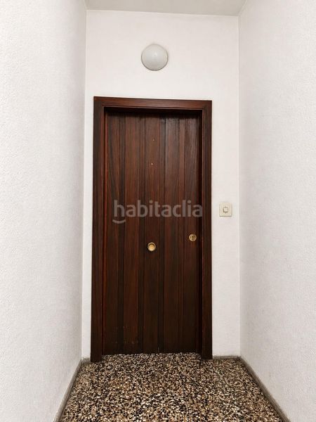 Foto f2f1239e-9c33-48fa-b618-eaa42d01d4be. Pis amb aparcament a Centre Figueres