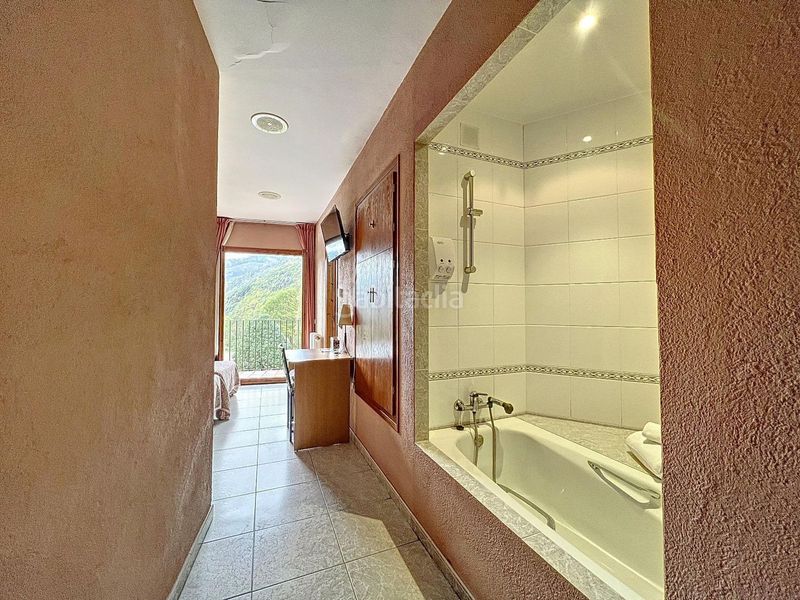 Foto 735b55b9-a764-4227-a877-6987bbd98786. Edificio en Setcases