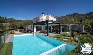 Casa a Palau-saverdera. Magnífica villa reformada rodeada de naturaleza