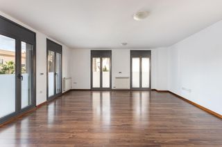 Appartement  Avenida vilallonga. Amplio piso de 141 m2 con 4 habitaciones en el centro de figuere