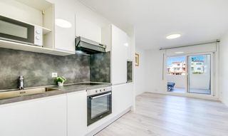 Studiowohnung in Poblat tipic/av. canal 19. Planta baja en empuriabrava con vistas al canal