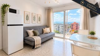 Studiowohnung in Pasaje delta muga 9. Estudio en delta muga con licencia turística y parking exterior