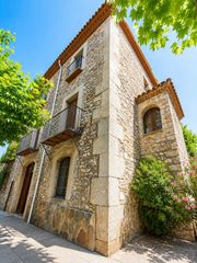 Mas�a en Rambla rambla passeig 3. Casa pairal �nica en la plaza mayor de sant lloren� de la muga a