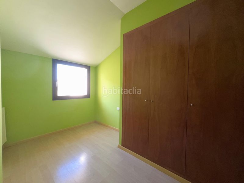 Foto 7cd19edc-a063-41e0-ae7d-d8e9cb457475. Àtic amb calefacció aparcament a Creu de la Mà Figueres
