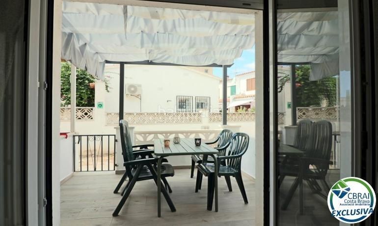 Foto 06d2819e-18a1-4d80-ad4f-60dce6219ac2. Casa adossada a Sant Maurici Empuriabrava