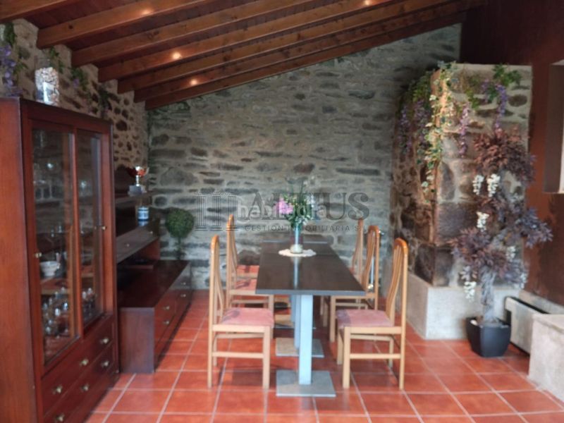Foto 59518f9f-b2bf-4df6-bb76-990739a0f466. Chalet avec chauffage dans Teo