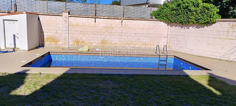 Foto b26a8520-5d1a-42db-985c-84f1e03644dc. Chalet avec cheminée chauffage parking piscine dans Baeza