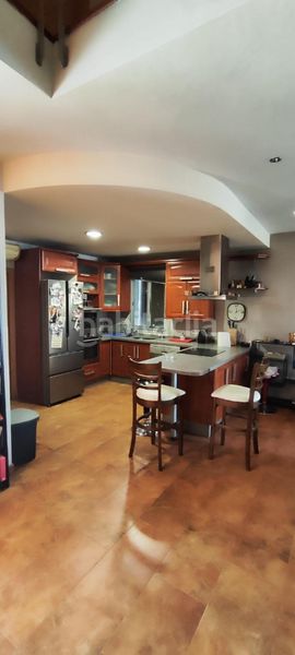 Foto c83fd536-7c81-4524-86e7-6d2ba5159941. Chalet avec cheminée chauffage parking piscine dans Baeza