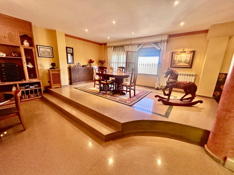 Foto 419f3150-e532-474b-9ab5-a1d921355169. Casa amb calefacció aparcament piscina a Úbeda