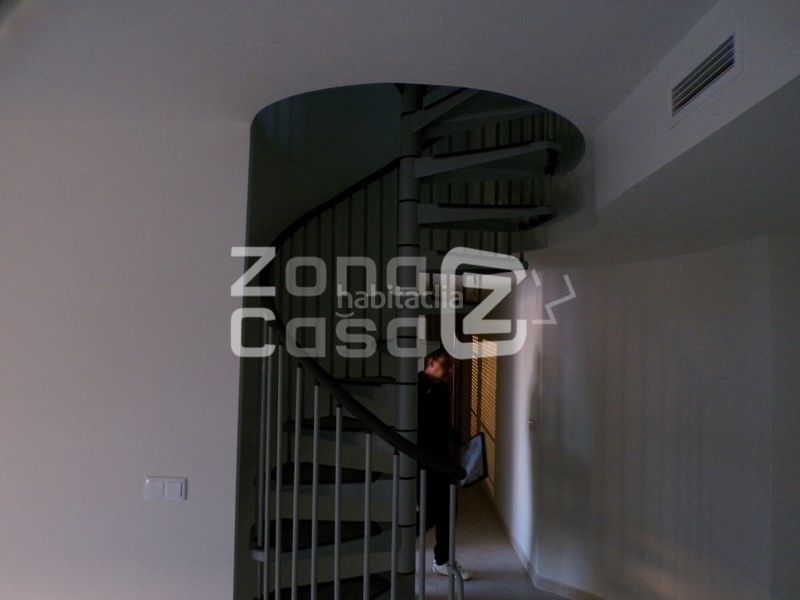Foto 44da8e14-8c51-4767-b44d-7481384dcece. Duplex con parcheggio in Pobla Llarga (la)