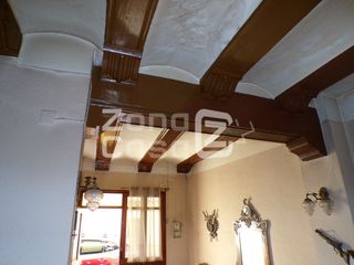 Casa  Calle teodor llorente. Propiedad residencial a reformar.