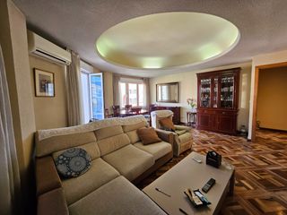 Lloguer Pis  Calle de bocángel 3. Piso amueblado de 3 habitaciones en alquiler