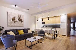 Lloguer Apartament  Calle de la estafeta 65. Apartamento reformado de 3 dormitorios en la calle estafeta de p
