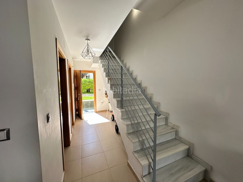Foto b770889a-7f1c-4c6f-a0ef-1499e2a72f12. Casa adossada amb aparcament a Lepe