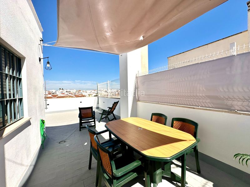 Foto c5abcdf3-2ba8-4f6a-96e4-10b9c91dc004. Casa adossada amb aparcament a Lepe
