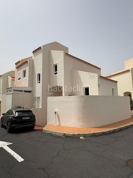Foto 3c997a3a-e518-4807-862b-bee1357484c8. Casa amb aparcament a Playa Fañabé Alto Adeje