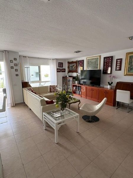 Foto cca91cc0-34d4-4329-8389-674ba7cb64d8. Casa amb aparcament a Playa Fañabé Alto Adeje