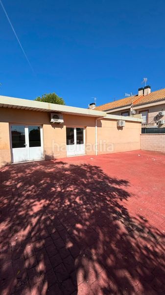Foto 612e59ff-548a-4be3-a419-61a93f81d714. Casa adossada amb xemeneia calefacció aparcament piscina a Seseña