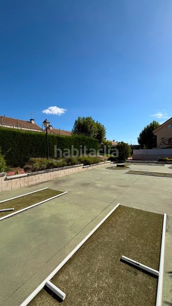 Foto c2e60976-4206-49f7-a727-c566a68aaec2. Casa adossada amb xemeneia calefacció aparcament piscina a Seseña