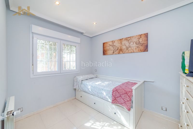Foto d7515ffc-182f-41b9-ab85-d7ecb16ef8ea. Casa adossada amb xemeneia calefacció aparcament piscina a Seseña