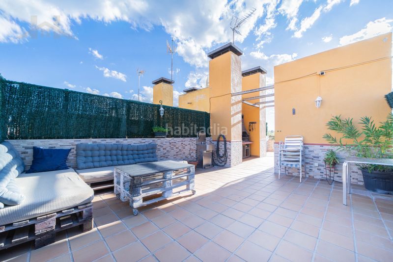 Foto 00acc69d-84d7-4c9f-ae8c-c4278e1c12c2. Casa pareada en venta: espectacular chalet pareado con amplia azotea, patio y trastero en Seseña
