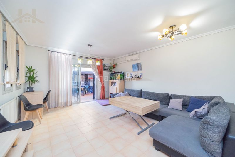 Foto 45e555ad-f595-4422-81dc-8dfea7d08e6b. Casa pareada en venta: espectacular chalet pareado con amplia azotea, patio y trastero en Seseña