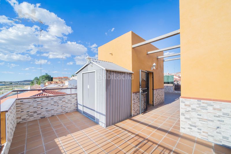 Foto 54399480-498e-4eda-8b6d-d7d8701ffcf2. Casa pareada en venta: espectacular chalet pareado con amplia azotea, patio y trastero en Seseña