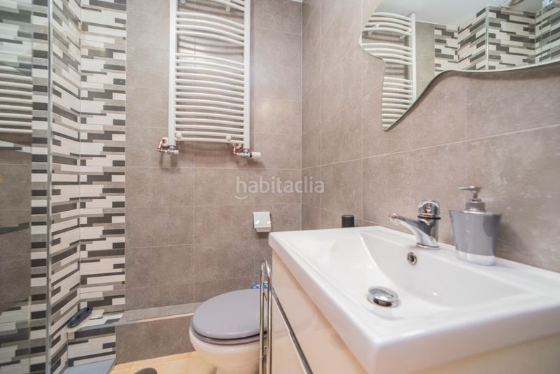 Foto c5f6f430-6d9c-4b7e-8fd7-9085e8489695. Casa pareada en venta: espectacular chalet pareado con amplia azotea, patio y trastero en Seseña