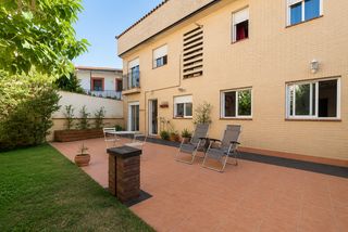 Planta baja  Calle valdemoro. En venta: espectacular bajo con gran patio en el centro de seseñ