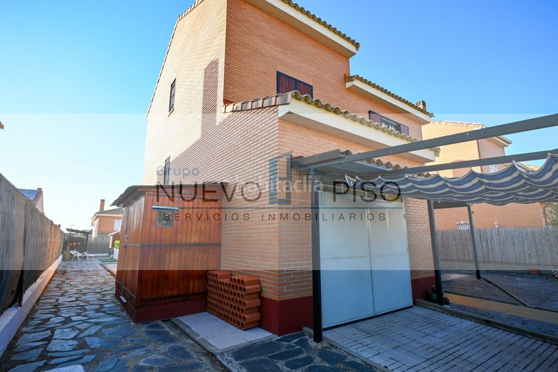 Foto 7774e96c-a314-417a-9999-53b1251b29d4. Chalet with fireplace heating parking pool in Moraleja de Enmedio