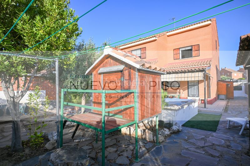 Foto 976896a1-cc40-4068-8f47-bd88dd269489. Chalet with fireplace heating parking pool in Moraleja de Enmedio