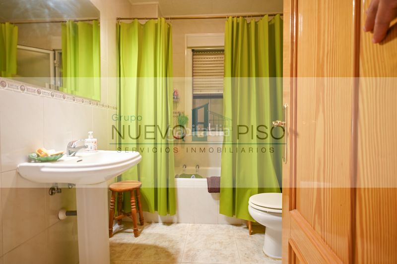 Foto c1361ec6-a2f1-4355-a2a7-f8a7beec17ba. Chalet with fireplace heating parking pool in Moraleja de Enmedio