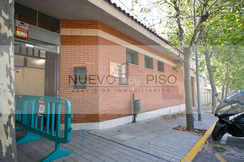 Foto ed3a46bb-b03b-40a7-8ea6-6596da2b0900. Chalet with fireplace heating parking pool in Moraleja de Enmedio